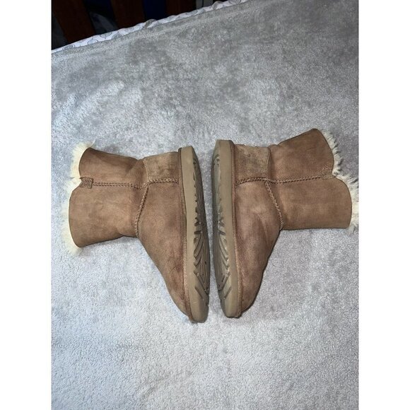 UGG Australia Girl's 5991 Bailey Button Boots Chestnut Size 5 - Picture 7 of 10